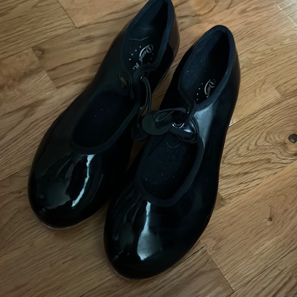 Kids tap dancing shoes in ok condition size 13 in tap shoes
